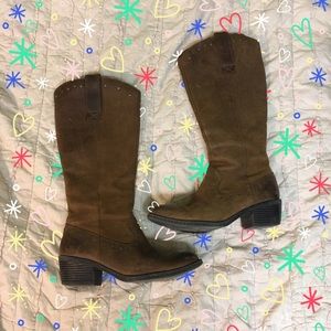 Knee high cowboy boot